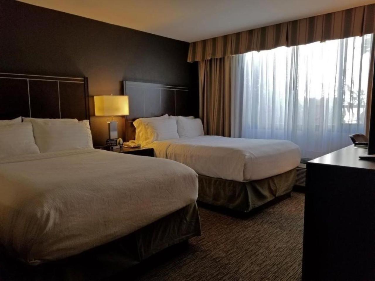 Holiday Inn Hotel & Suites Anaheim By Ihg Kültér fotó